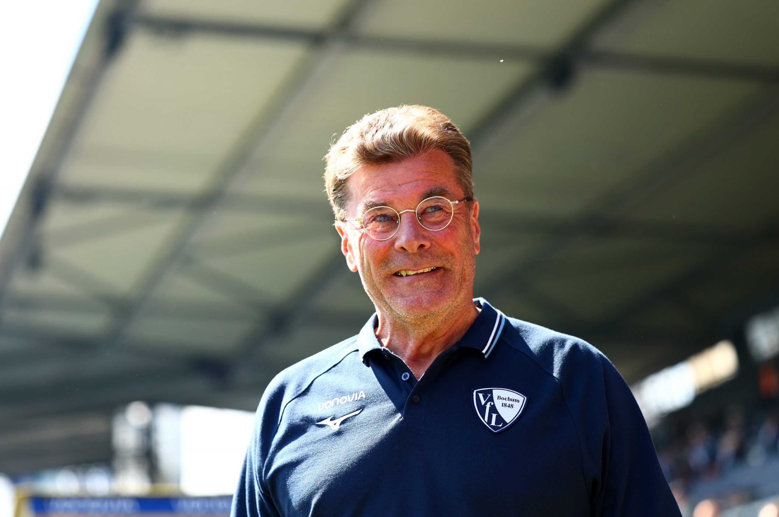 OFFICIEL : Hecking prolonge à Bochum et restera finalement même en cas de relégation !