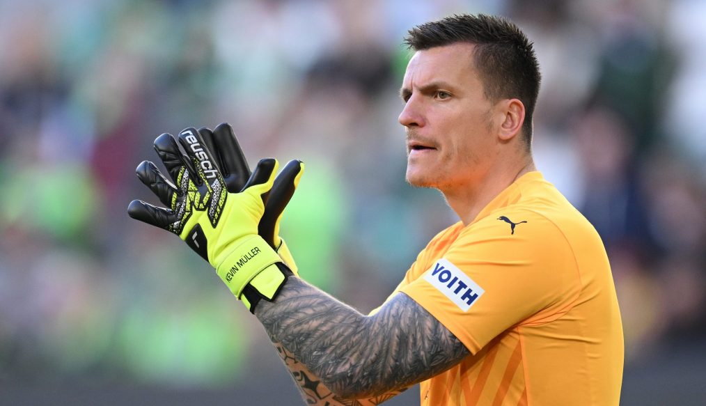 Kevin Müller victime d’une commotion cérébrale après son choc face à Bochum