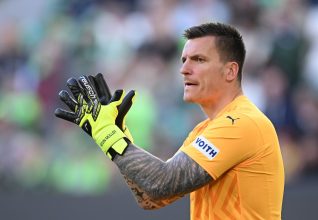 Kevin Müller victime d’une commotion cérébrale après son choc face à Bochum