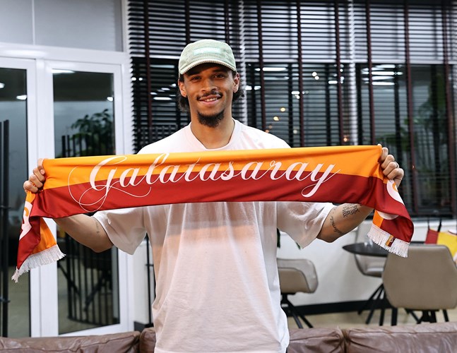 Leroy Sané signe avec Galatasaray : « J’aurais pu aller dans plusieurs clubs mais.. »