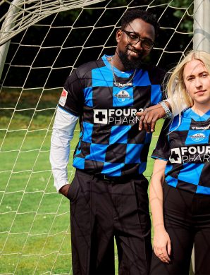 Le SC Paderborn 07 dévoile un maillot à damiers pour la saison 2025/26