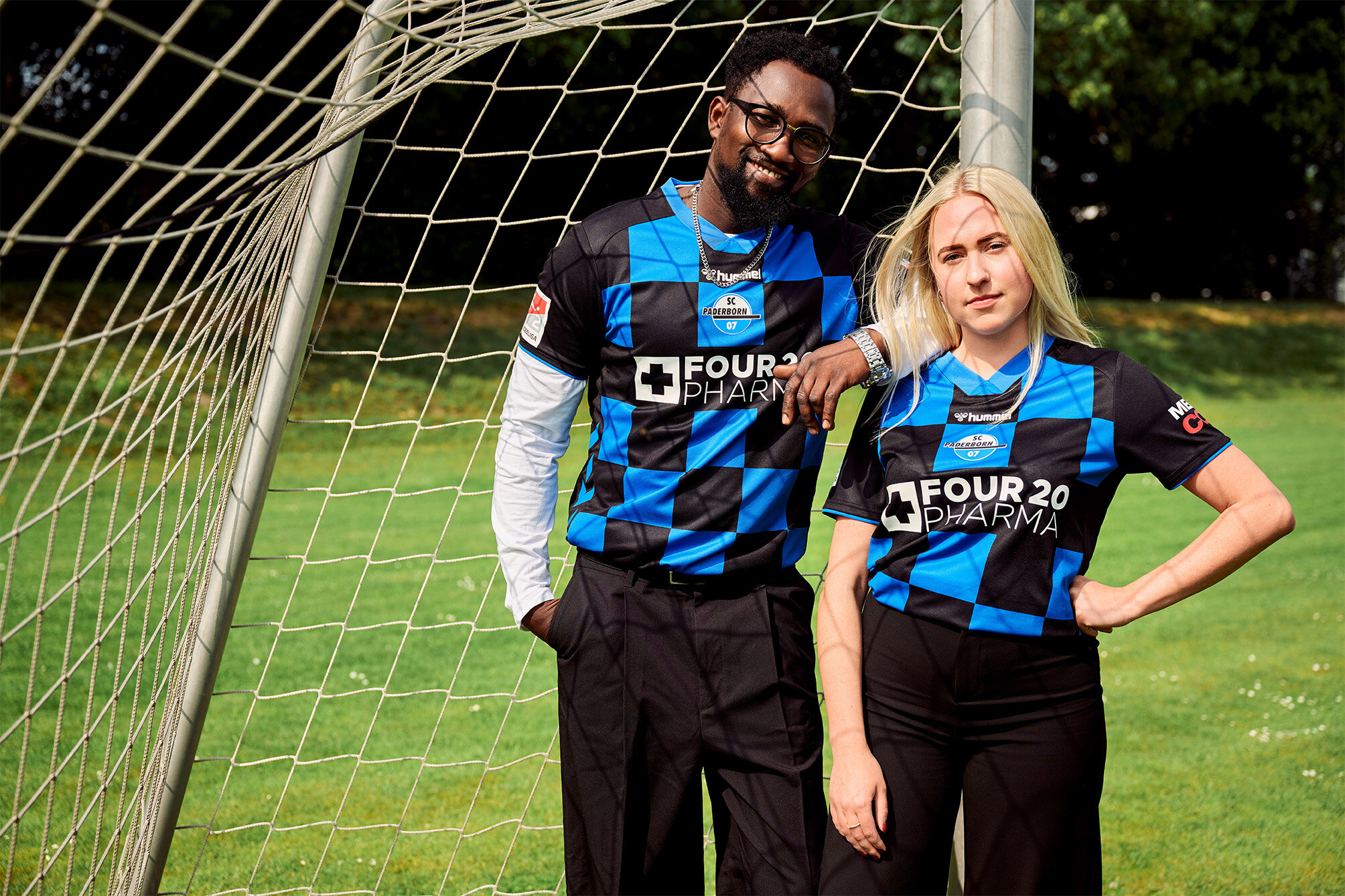 Le SC Paderborn 07 dévoile un maillot à damiers pour la saison 2025/26