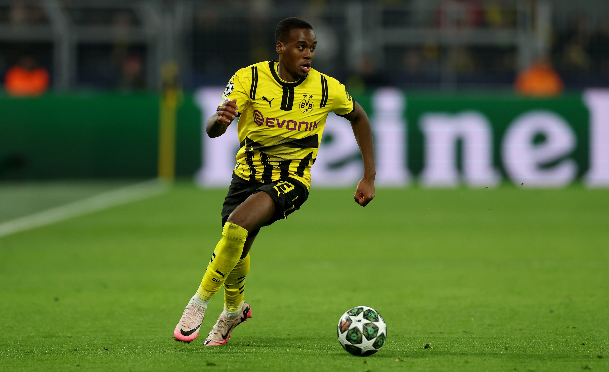 Jamie Gittens proche de Chelsea : Dortmund donne son feu vert pour le médical