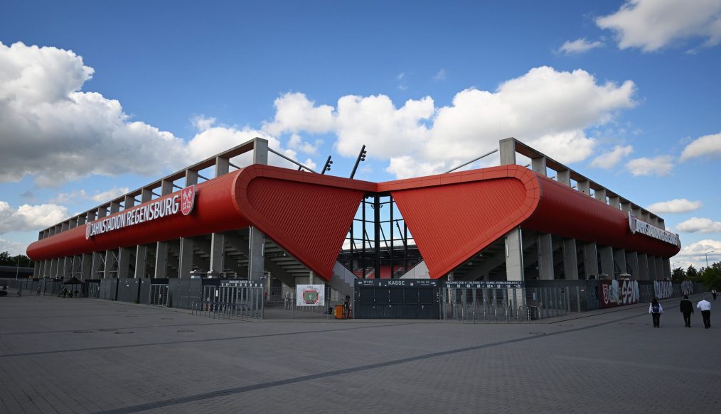 Le SSV Jahn Regensburg dévoilera ses nouveaux maillots à l’occasion des 10 ans du Jahnstadion