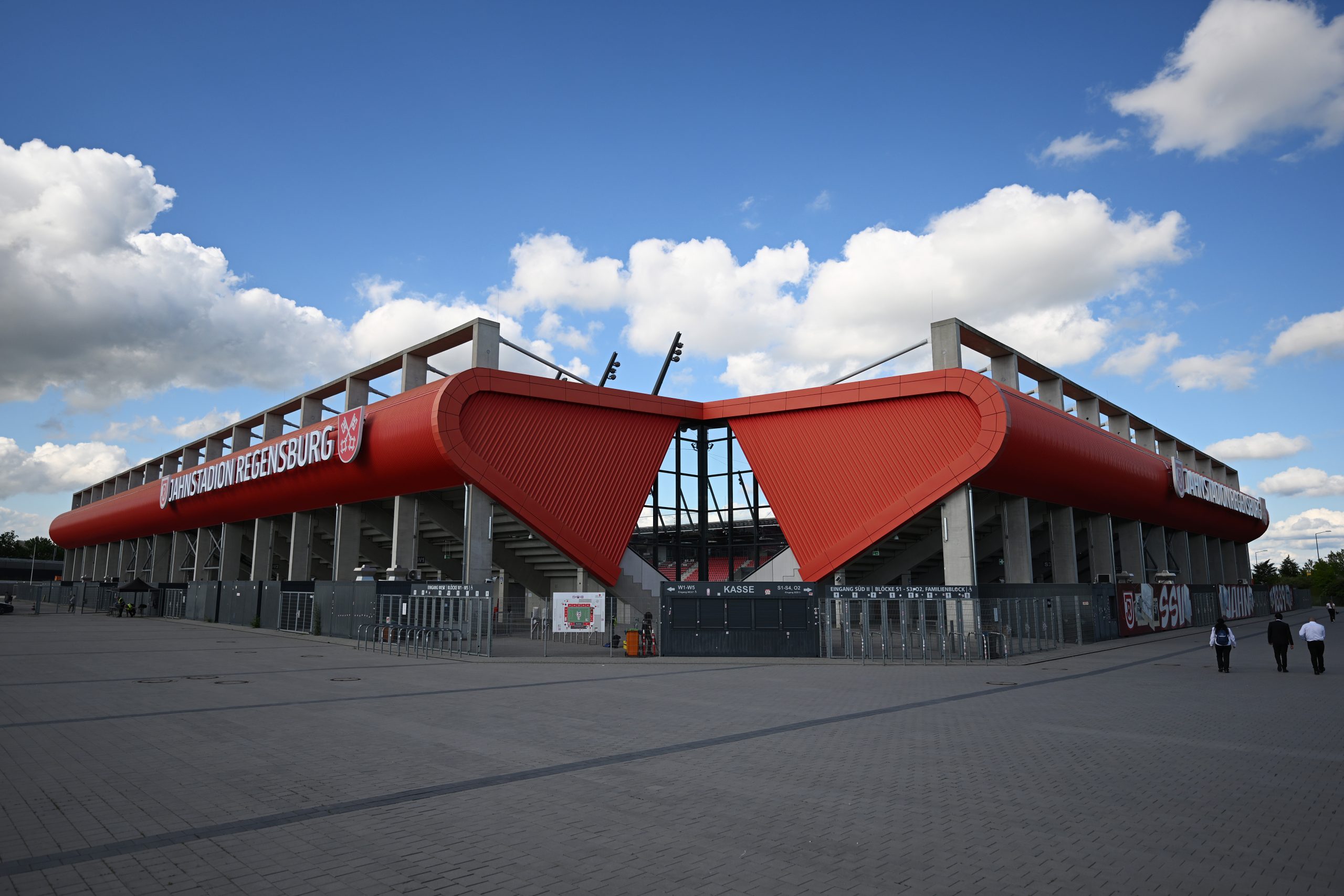 Le SSV Jahn Regensburg dévoilera ses nouveaux maillots à l’occasion des 10 ans du Jahnstadion