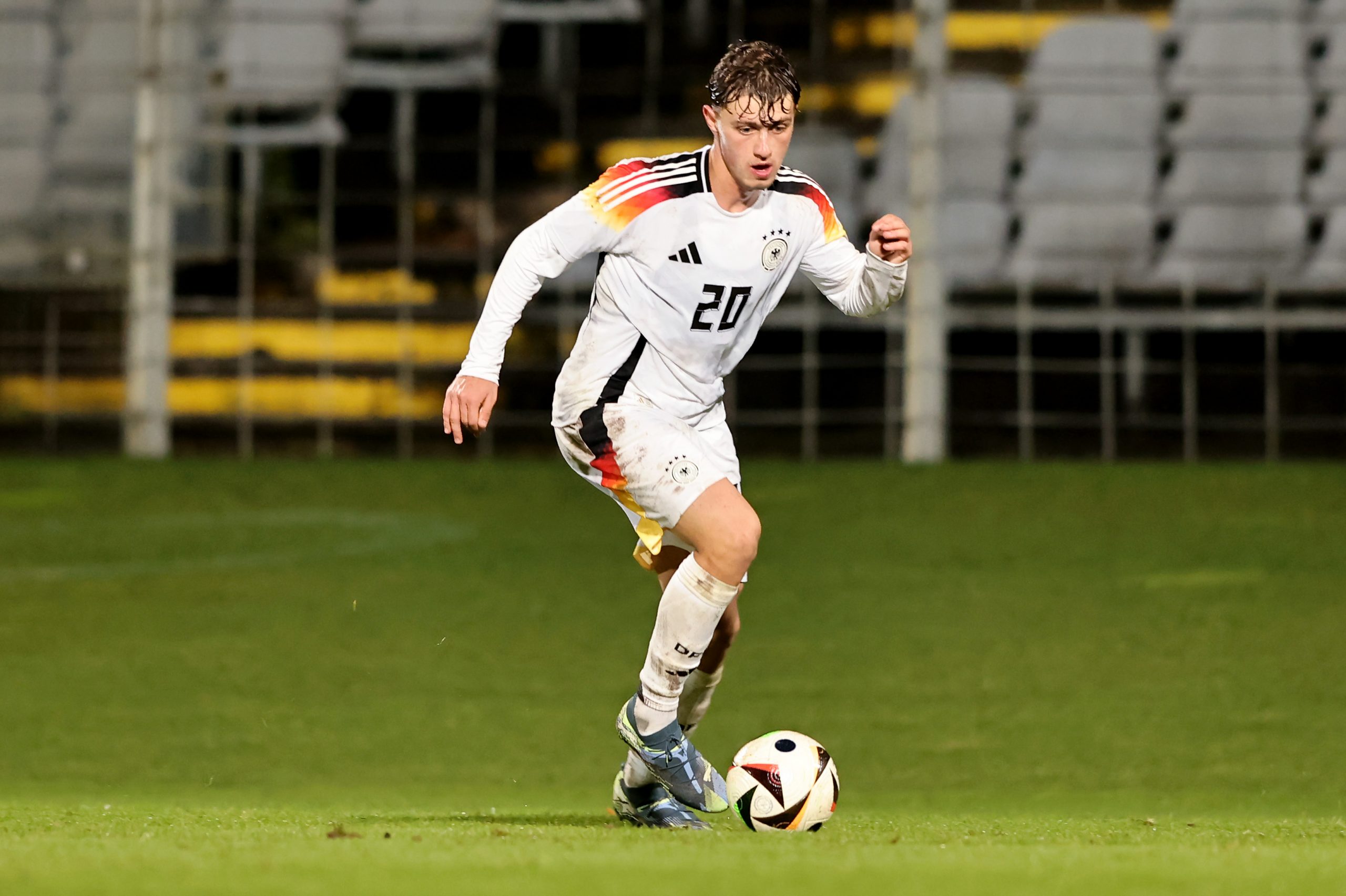 OFFICIEL : Le FC Bayern prête son jeune talent Maurice Krattenmacher au Hertha Berlin ! OFFICIEL : Le FC Bayern prête son jeune talent Maurice Krattenmacher au Hertha Berlin !