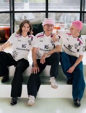 Ils ressortent un maillot culte des années 90… et ça claque !