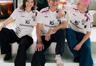 Ils ressortent un maillot culte des années 90… et ça claque !