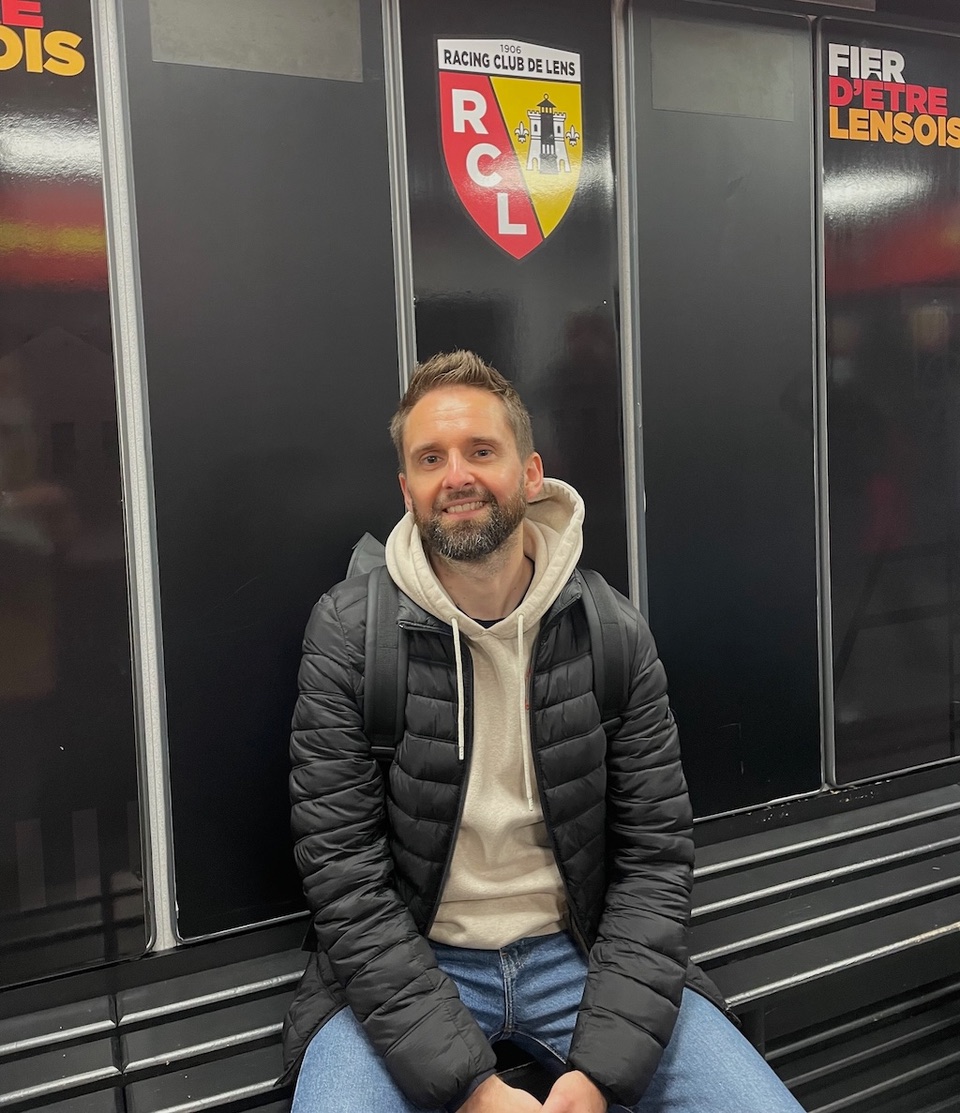 INTERVIEW – En Tribunes : l’histoire d’un passionné qui rapproche les fans des stades