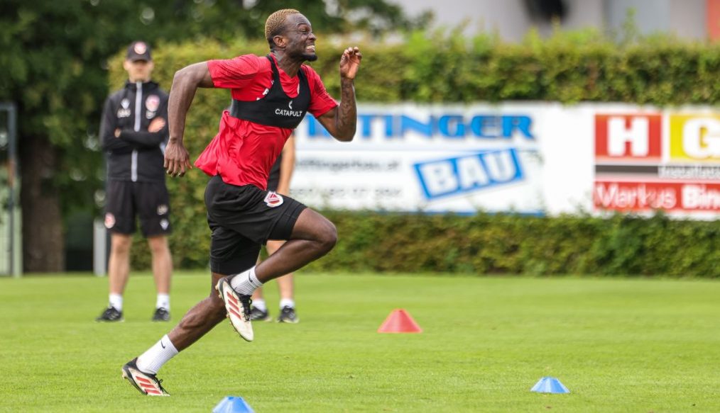 OFFICIEL : Dennis Duah rejoint Energie Cottbus en prêt pour une saison