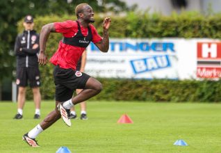 OFFICIEL : Dennis Duah rejoint Energie Cottbus en prêt pour une saison