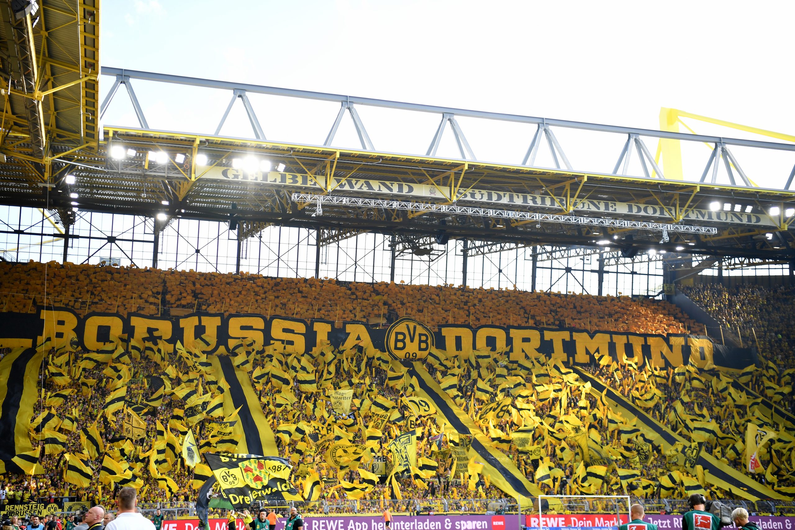 Affluence record pour le football professionnel allemand en 2024/25 !