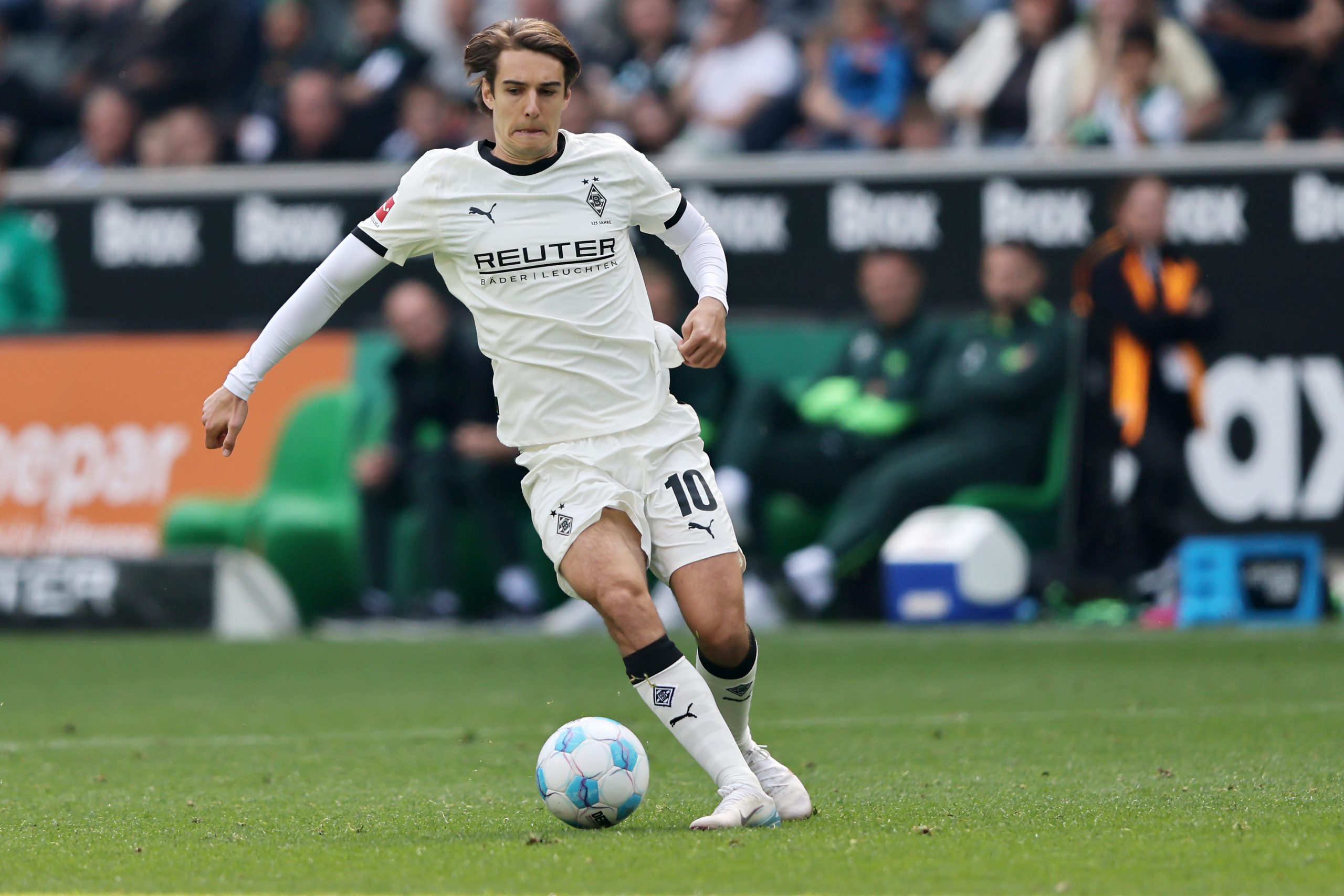 Florian Neuhaus lourdement sanctionné par le Borussia Mönchengladbach après une vidéo polémique