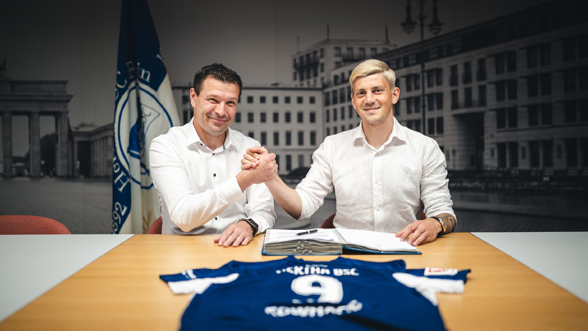 OFFICIEL : le Hertha BSC mise sur Dawid Kownacki !