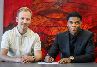 OFFICIEL : Un crack supersonique de Manchester City signe à Leverkusen !