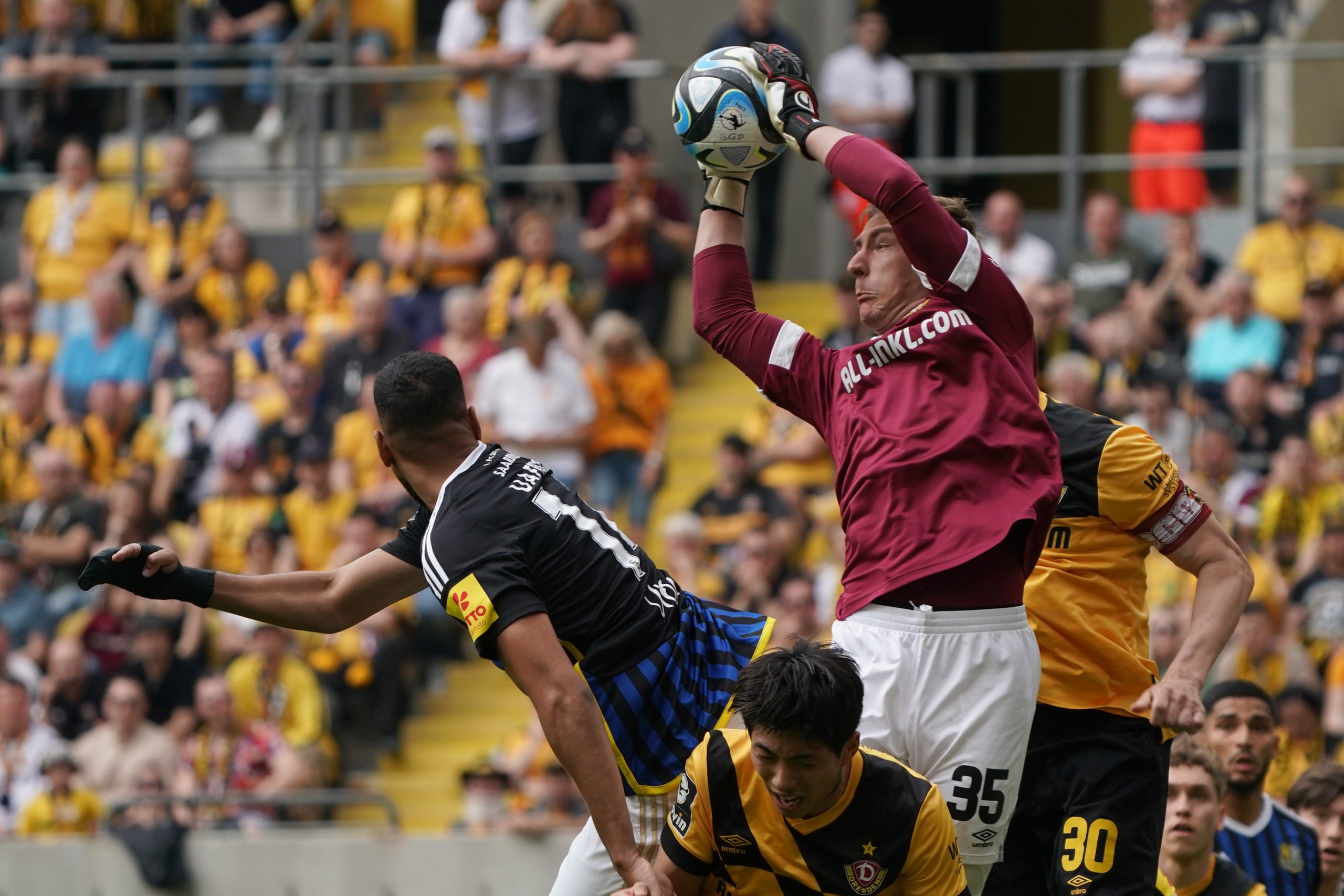 Kevin Broll de retour à la maison ? L’ancien gardien de Dresden à l’essai au Waldhof Mannheim !