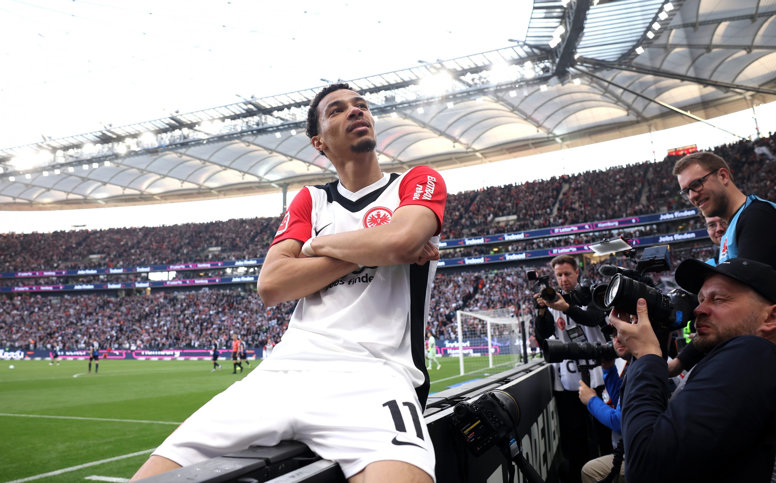 OFFICIEL : Hugo Ekitiké quitte l’Eintracht Frankfurt pour Liverpool !