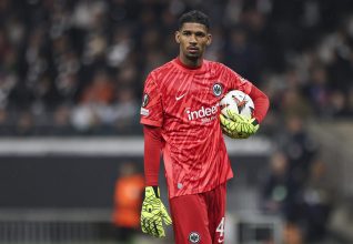 Coup dur pour Kaua Santos : le gardien de l’Eintracht contraint de rentrer en urgence !