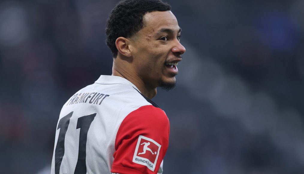 Ekitiké tout proche de Liverpool : Dino Toppmöller inquiet pour la suite