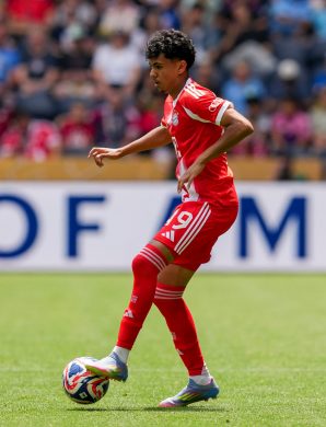 Everton s’intéresse à Adam Aznou, le FC Bayern prêt à le céder ?