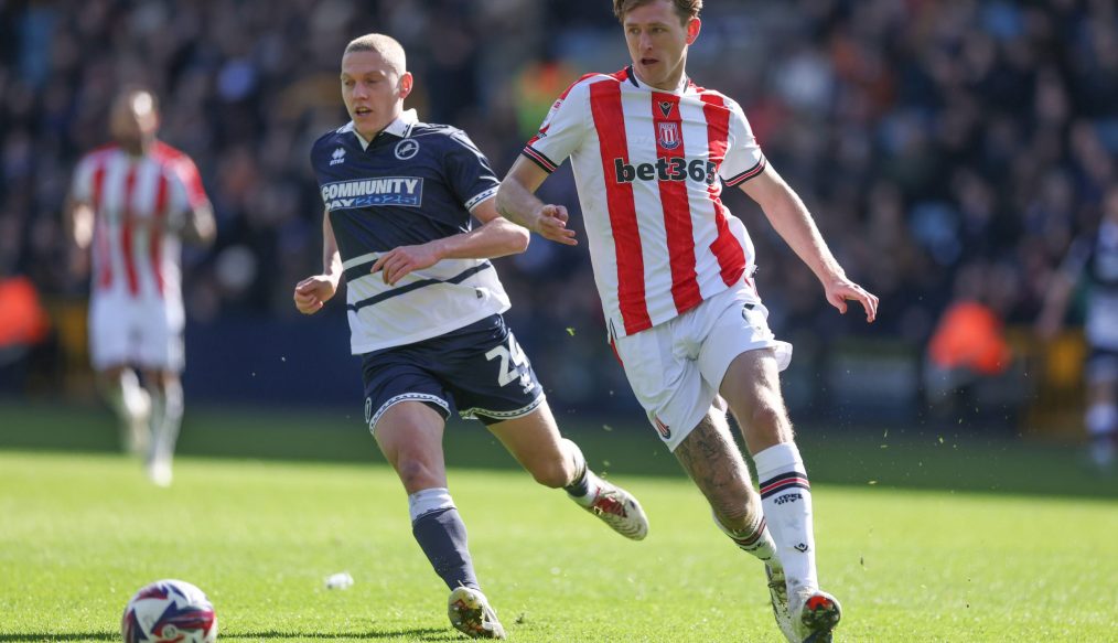 Hoffenheim vise un milieu néerlandais de Stoke City pour remplacer Anton Stach !