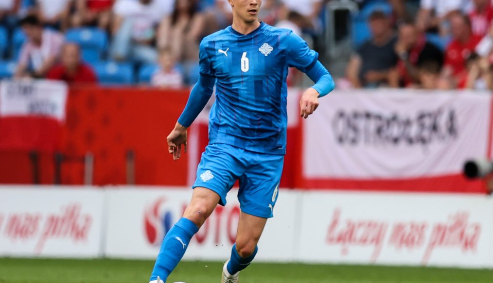 OFFICIEL : Greuther Fürth mise sur la solidité nordique avec l’arrivée de Brynjar Ingi Bjarnason !