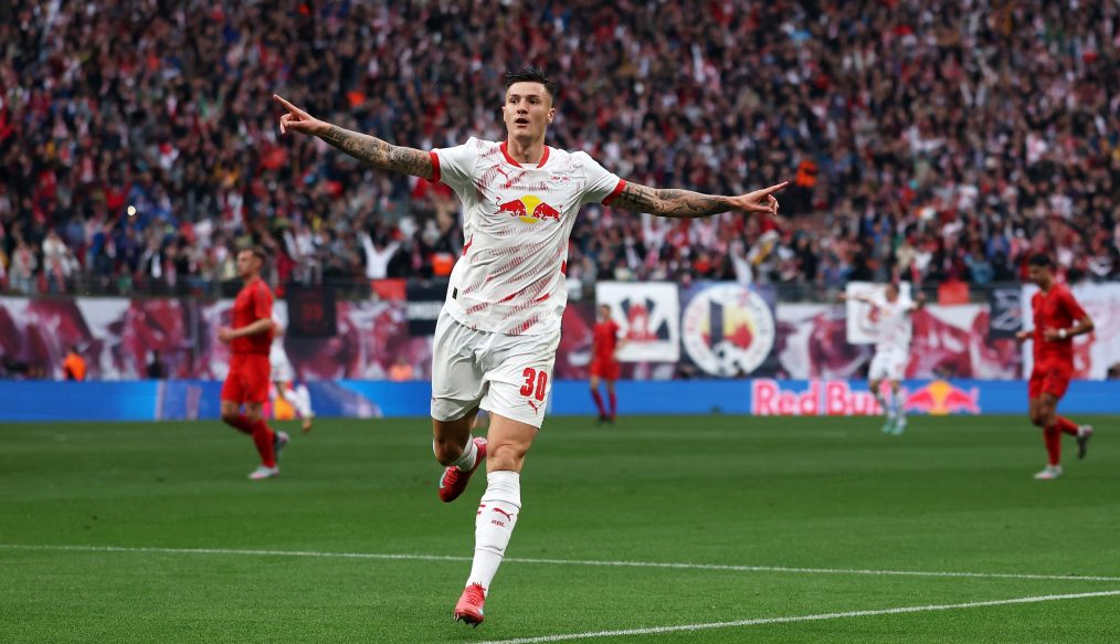 60 M€, deux géants anglais en embuscade : Benjamin Šeško agite le mercato !