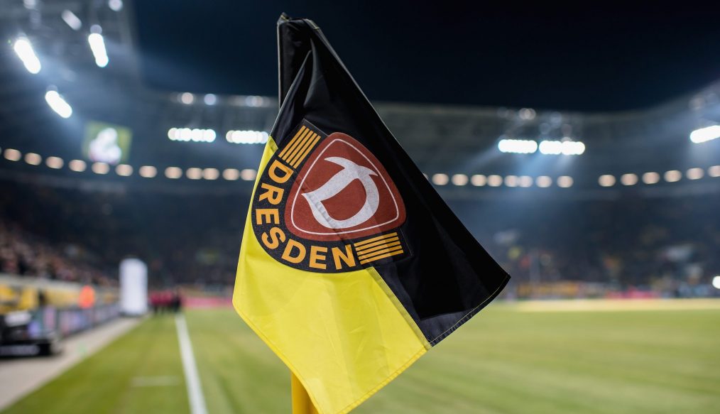 Le Dynamo Dresden condamne fermement une banderole injurieuse déployée à Prague