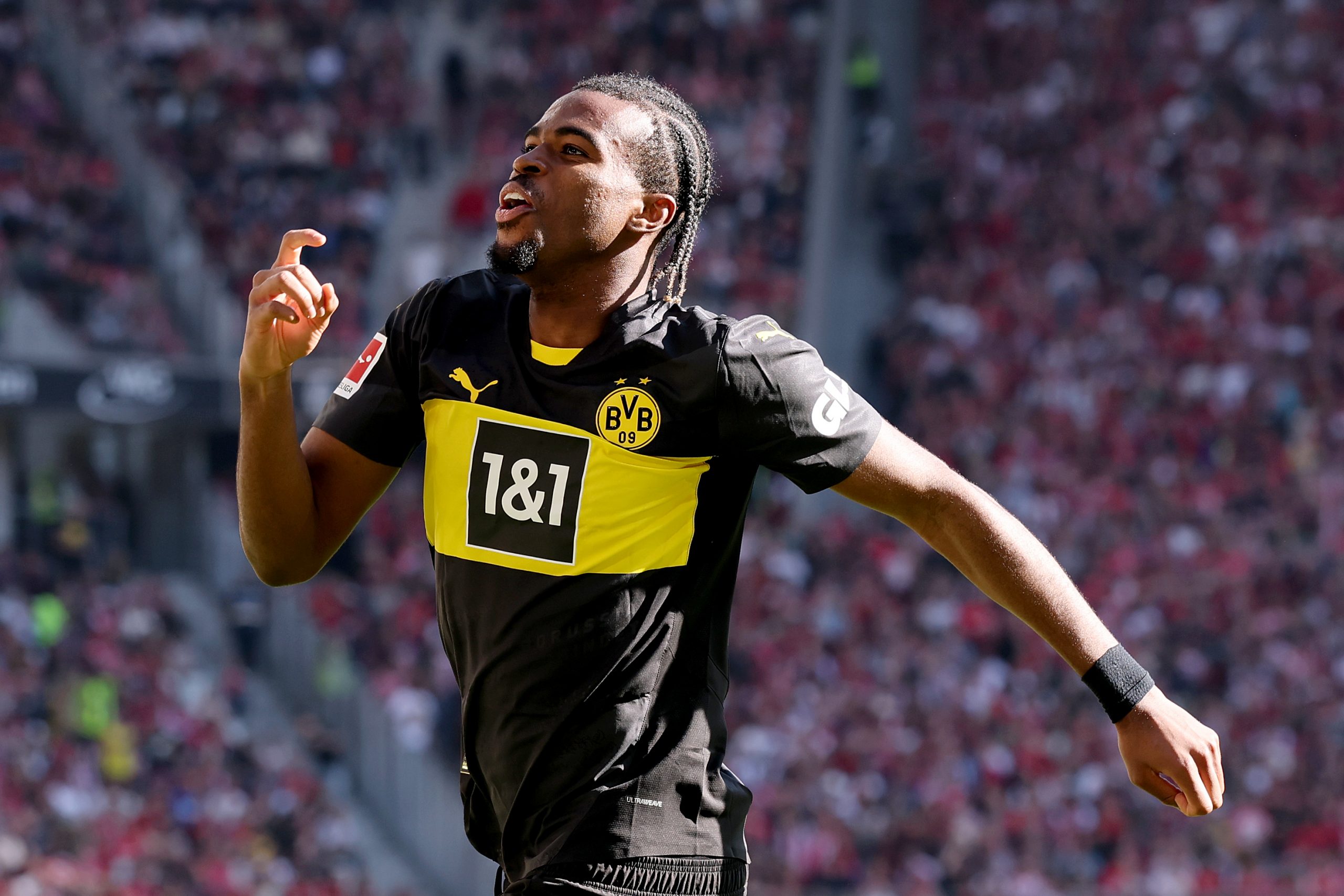 Un autre retour à Dortmund ? Chelsea baisse le prix pour Chukwuemeka !