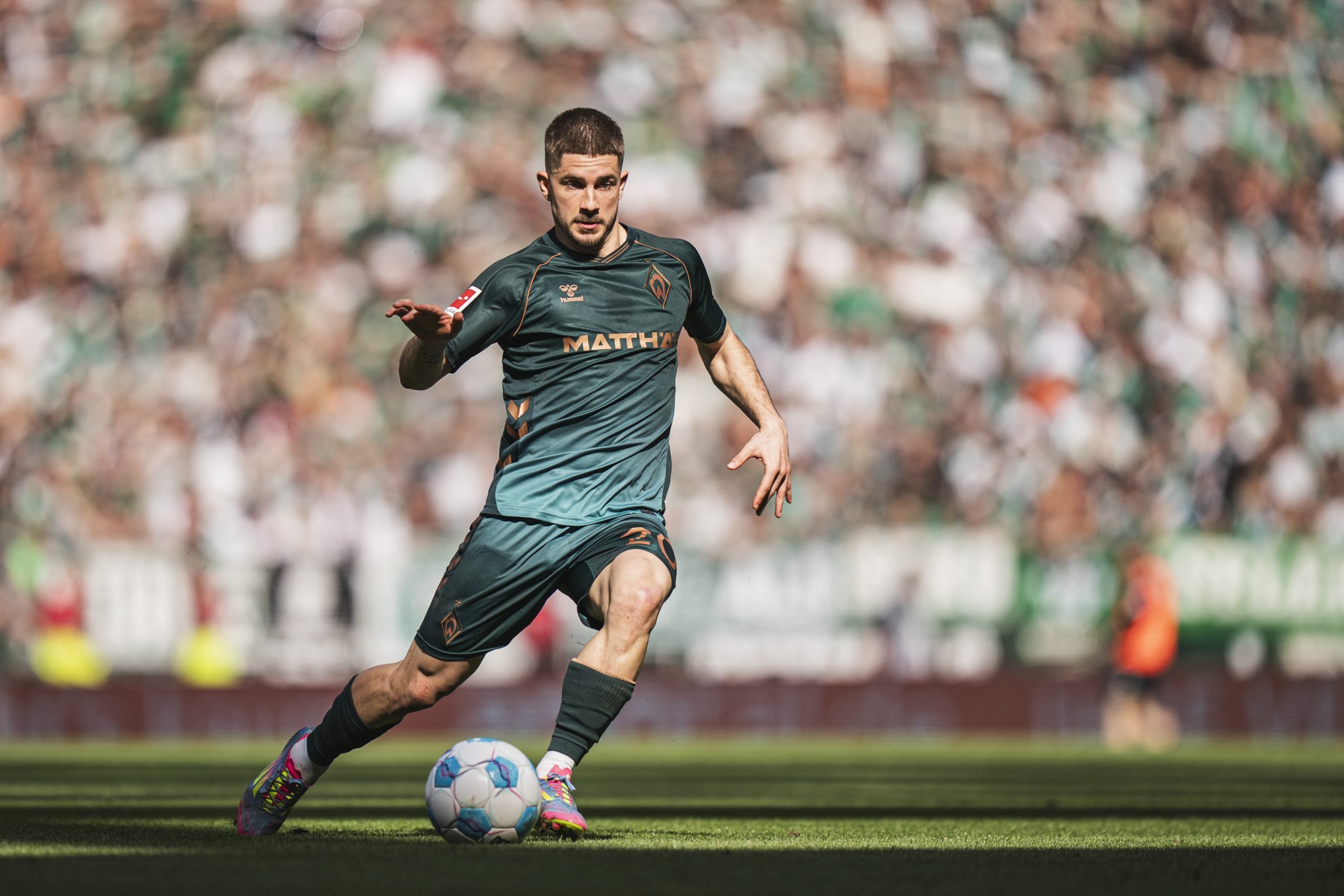 Romano Schmid en route pour la Premier League ? Trois clubs prêts à dégainer une offre XXL !