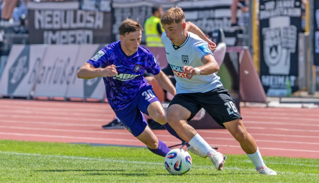 [VIDEO] Ulm lance enfin sa saison grâce à Scholze face à Aue !