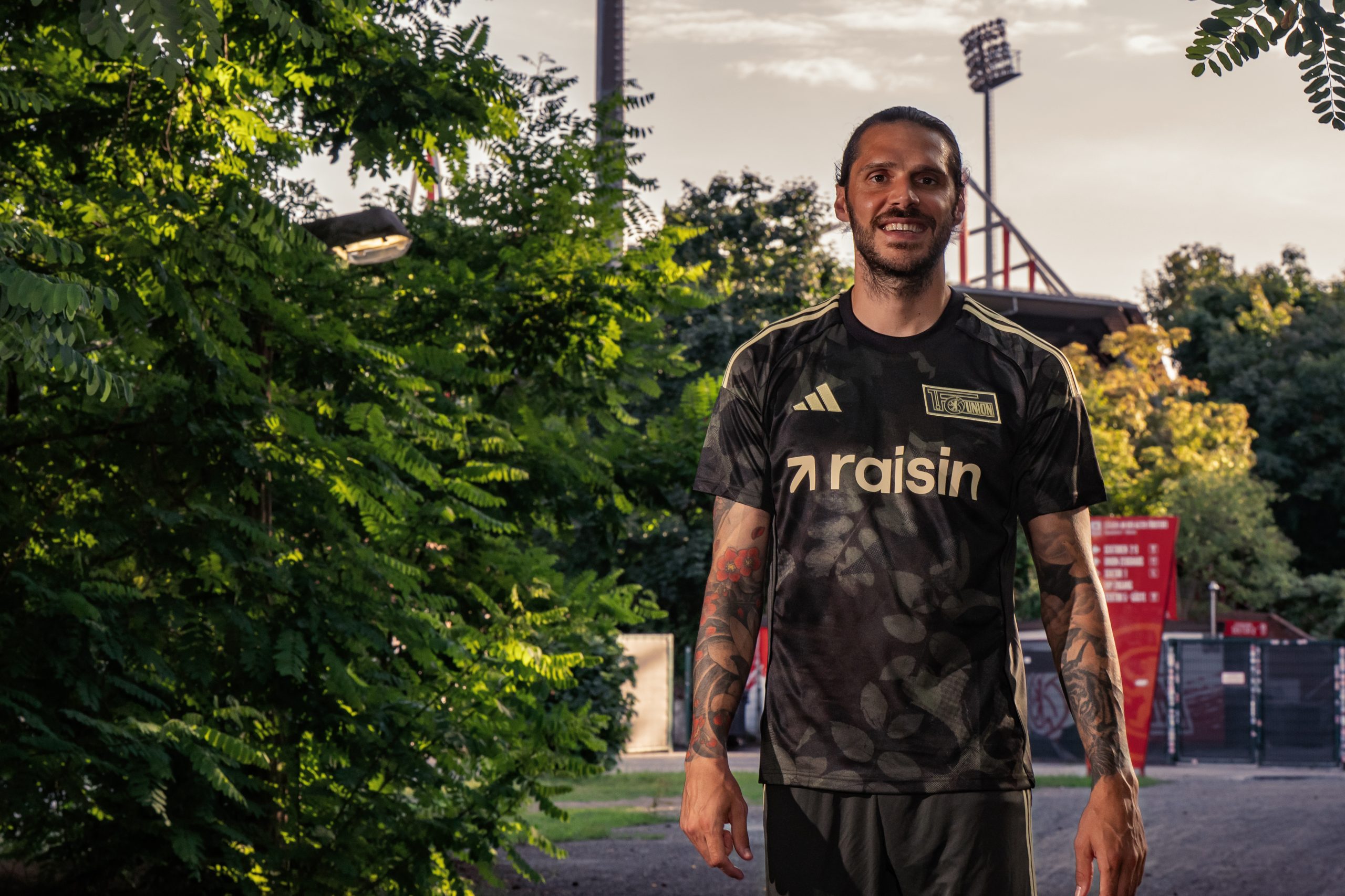 L’Union Berlin dévoile son nouveau maillot extérieur.. et c’est un BANGER !