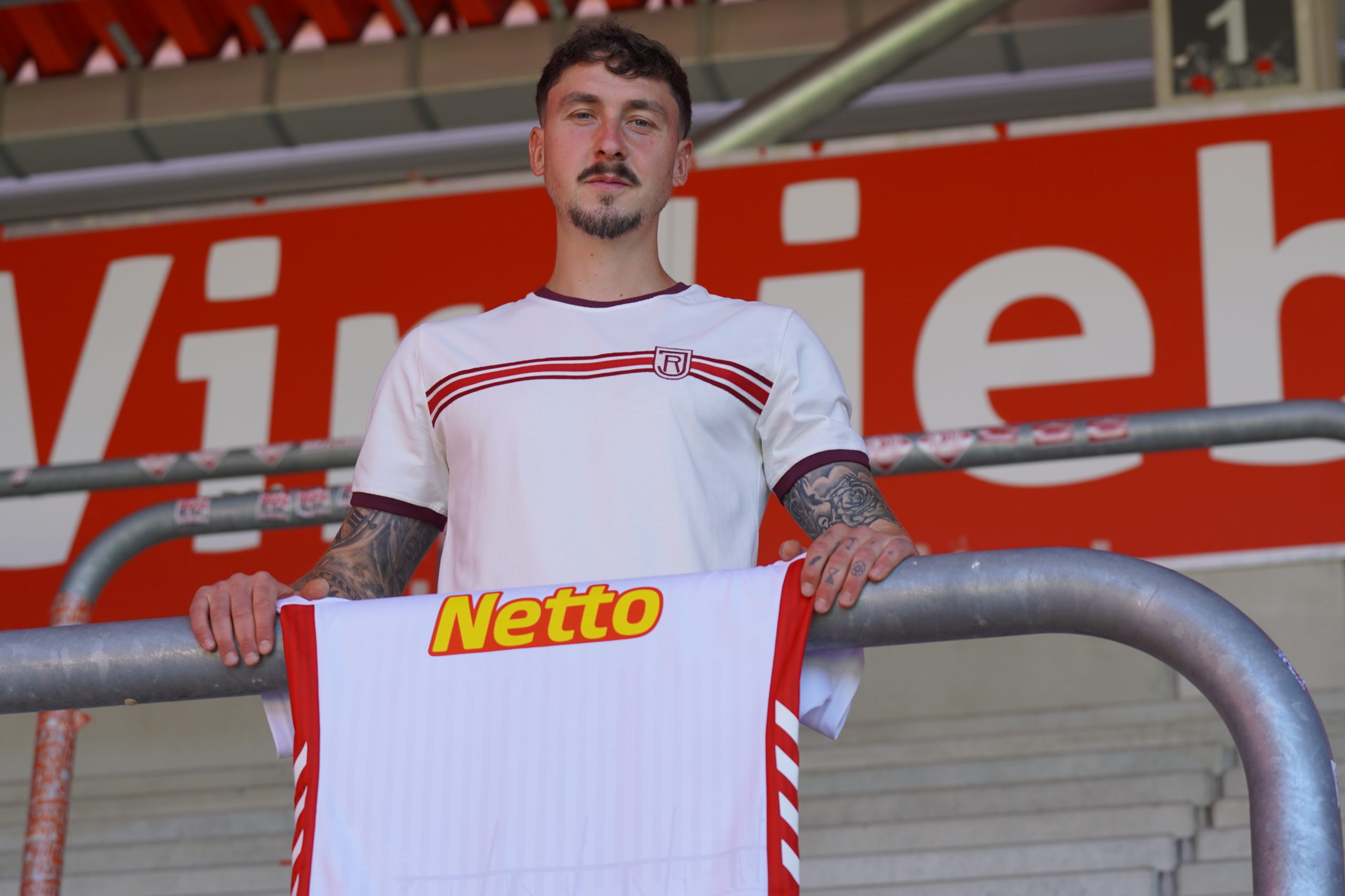 OFFICIEL : Retour aux sources pour Adrian Fein à Regensburg !