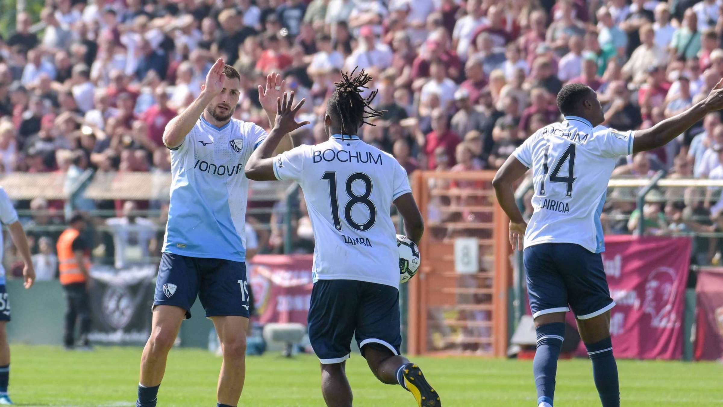 Bochum miraculé à Berlin : le VfL renverse le BFC Dynamo en prolongation ! Bochum miraculé à Berlin : le VfL renverse le BFC Dynamo en prolongation !