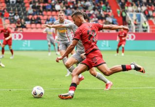 [VIDEO] Égalisation à la toute dernière seconde : Jahn Regensburg arrache un point à Ingolstadt !