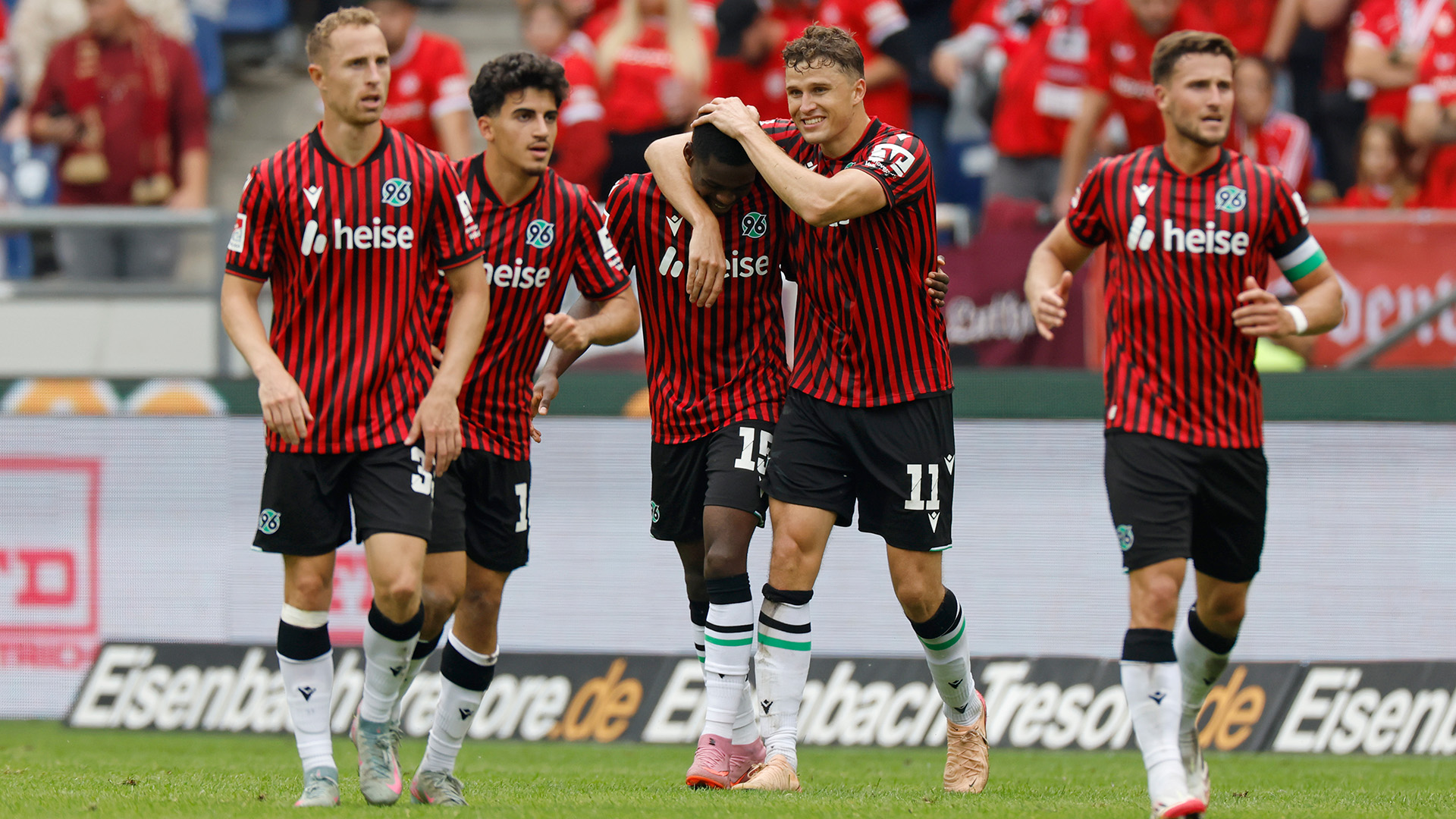 Nkili délivre le Hannover 96 face à Kaiserslautern !