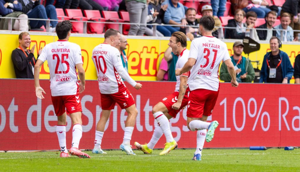 [VIDEO] Le SSV Jahn Regensburg lance enfin sa saison et punit Schweinfurt !