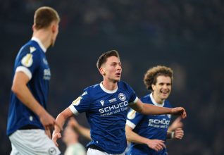 Héros en DFB-Pokal la saison dernière mais poussé vers la sortie du côté d’Hannover ?