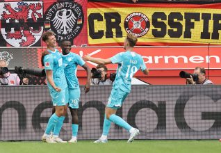 Asllani et Lemperle frappent fort : Hoffenheim surprend Leverkusen dès la première journée !