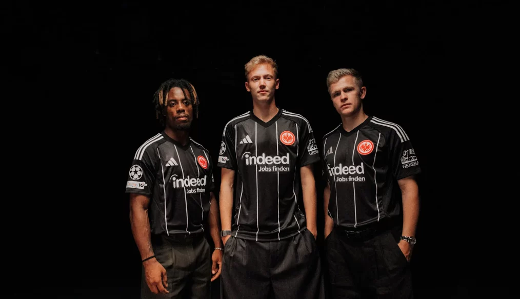 Un maillot élégant pour l’Europe : l’Eintracht Frankfurt dévoile sa tenue Champions League !