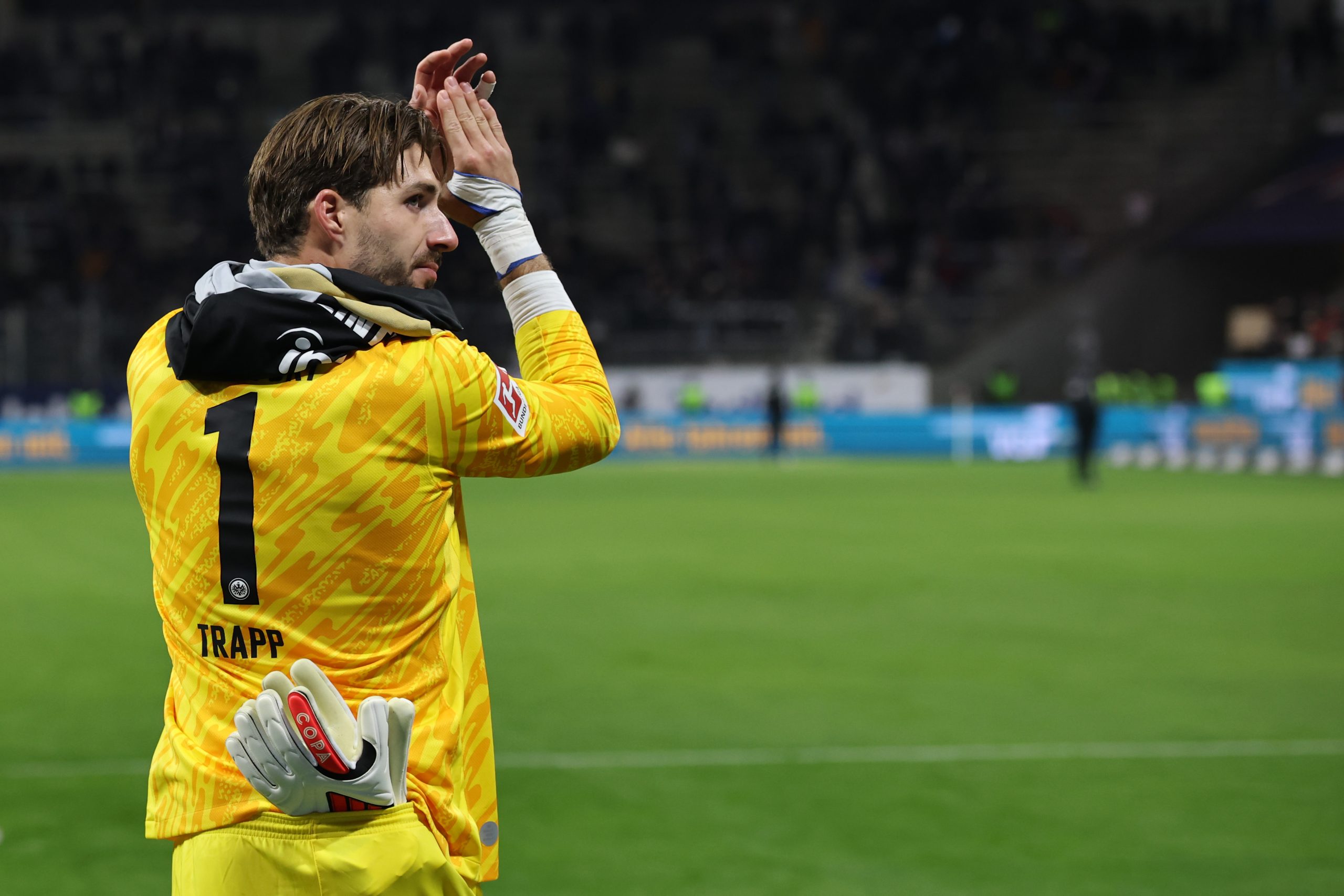 OFFICIEL : Kevin Trapp fait ses adieux à l’Eintracht et rejoint le Paris FC !