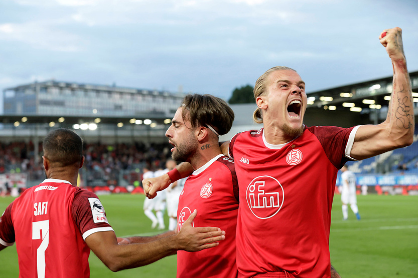 [VIDEO] Match incroyable : Le Rot-Weiss Essen s’impose 4-3 au bout du suspens à Wiesbaden !