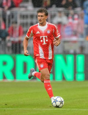 Coup dur pour le Bayern : Tom Bischof opéré en urgence et forfait contre Leipzig