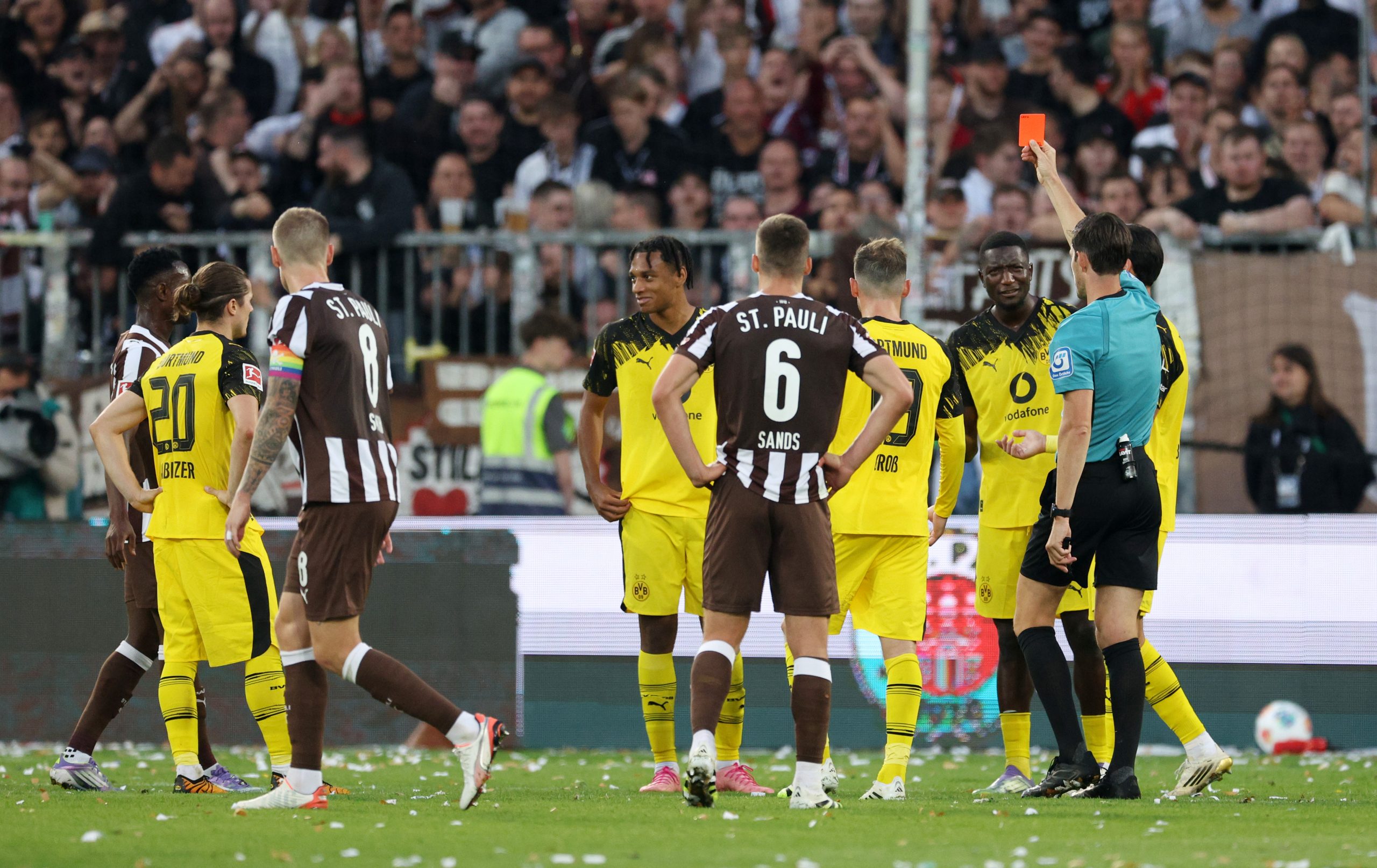 Dortmund maudit : Mane suspendu dès son premier match de Bundesliga !