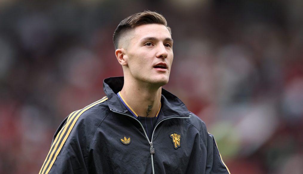 OFFICIEL : Benjamin Seško quitte Leipzig pour Manchester United contre 85 M€ !