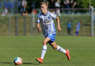 Le FC Augsburg frappe encore : Anton Kade, devrait arriver du FC Basel pour renforcer l’attaque !