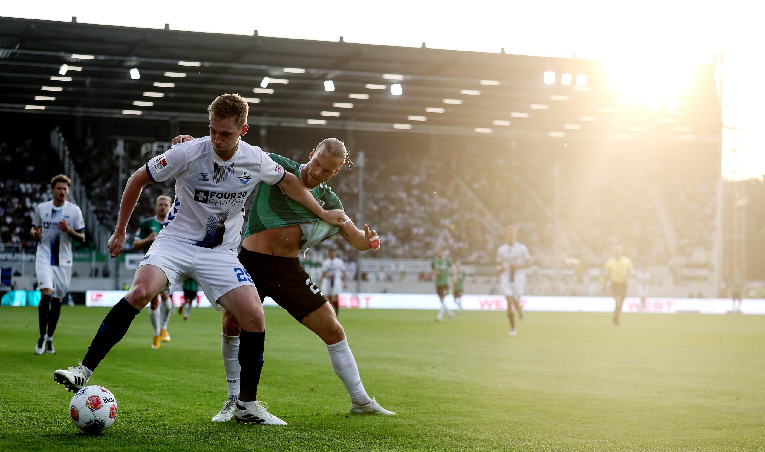 Münster arrache son premier point face à Paderborn grâce à un grand Schenk !