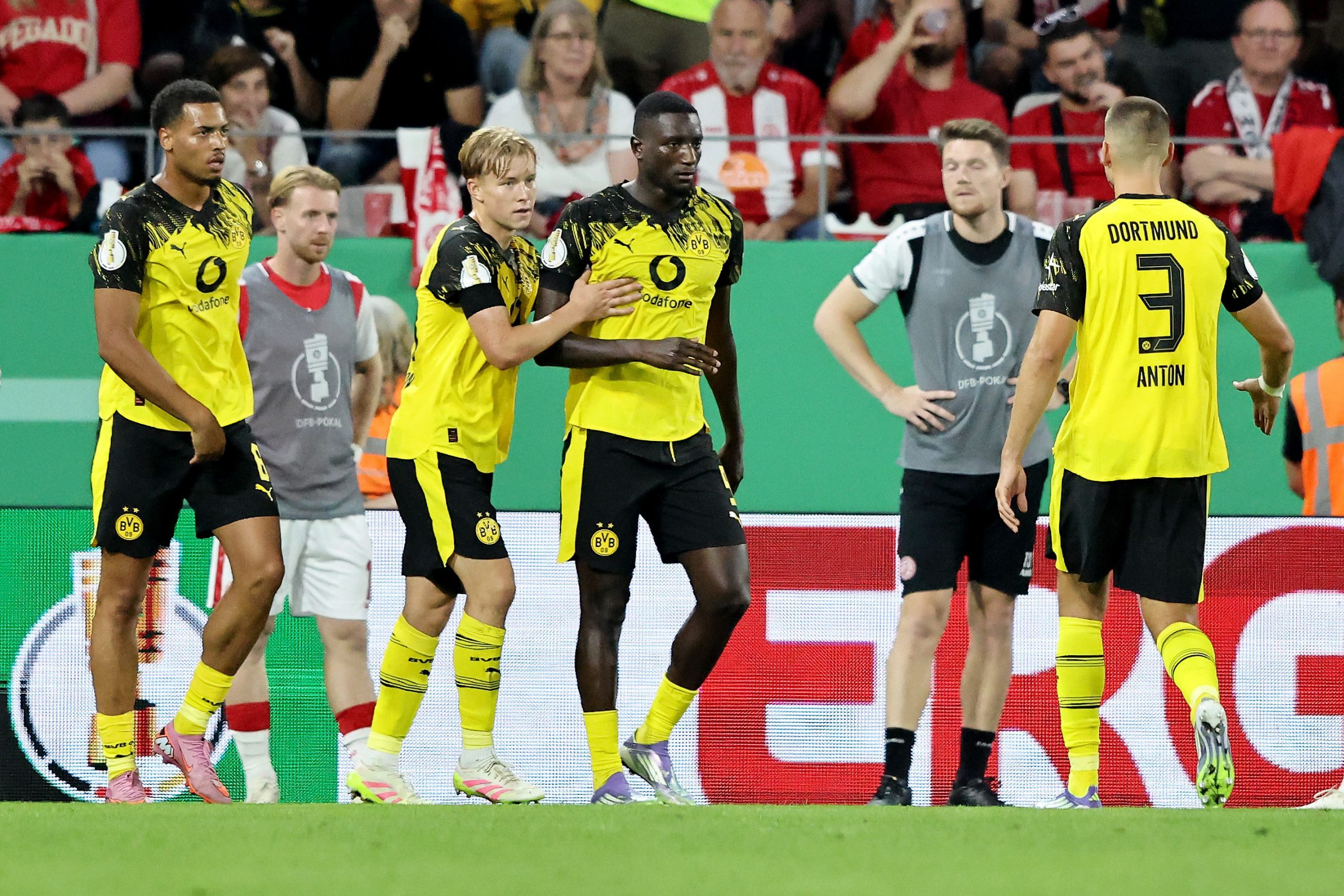 Dortmund évite la prolongation à Essen grâce à un éclair de Guirassy !