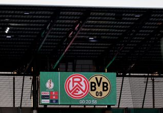 Le Rot-Weiss Essen condamne les insultes racistes et soutient Kelsey Owusu après le match contre Dortmund