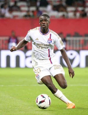 Un renfort tricolore : Sael Kumbedi rejoint le VfL Wolfsburg en prêt !